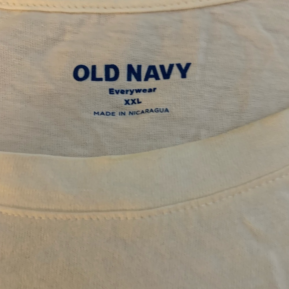 Old Navy Off-White Tee XXL
